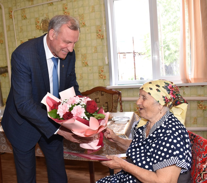 Жительница п. Волоконовка Екатерина Дмитриевна Луганская сегодня празднует 90-й День рождения.