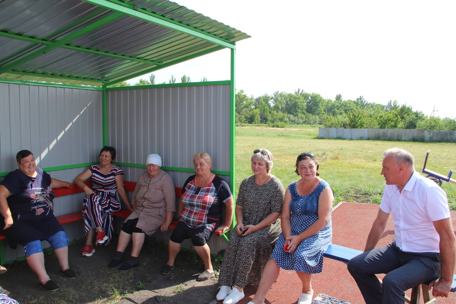 В Тишанском сельском поселении прошли сходы граждан с участием главы администрации Волоконовского района Сергея Ивановича Бикетова.