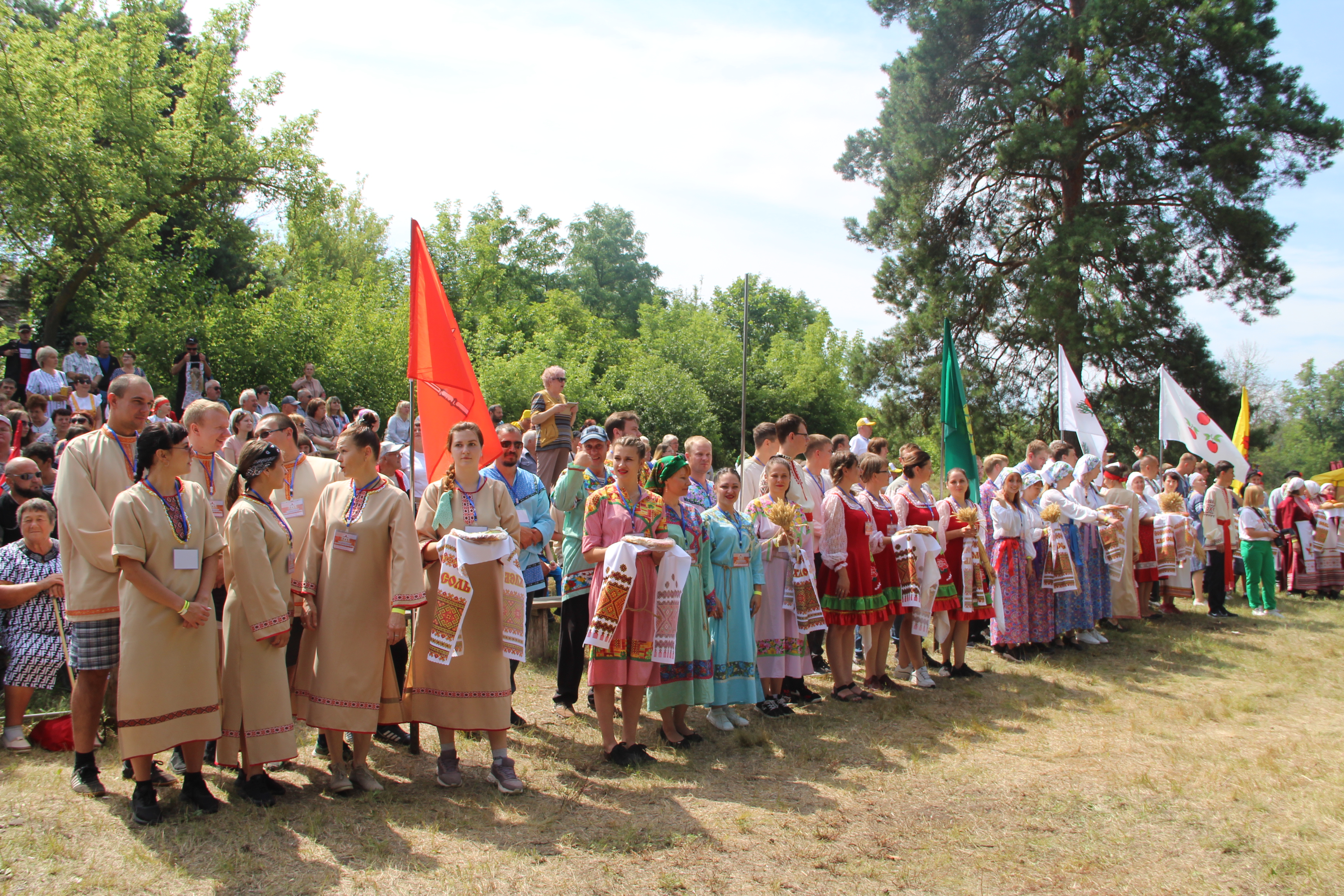 Сегодня на Волоконовской земле прошел 9-й межрегиональный фестиваль-состязание «Я – русский крестьянин».