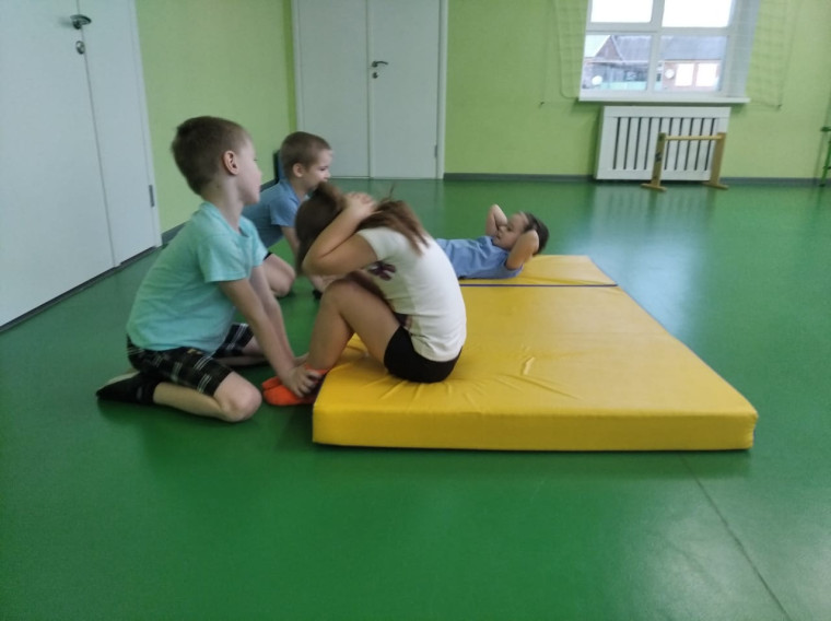 Выполнение нормативов комплекса ВФСК ГТО в МДОУ "Волоконовский детский сад №4 "Теремок"". Выполнение нормативов комплекса ВФСК ГТО в МДОУ "Волоконовский детский сад №4 "Теремок"".