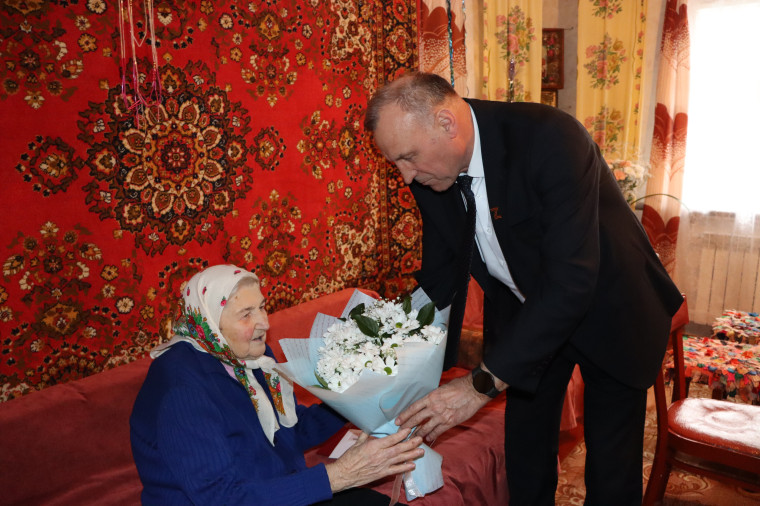 95-летние Дни рождения отметили жительницы поселка Волоконовка Лысенко Анна Алексеевна и Побережнюк Полина Семеновна.