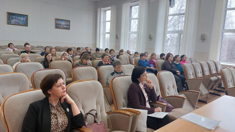 Семинар-совещание комиссии по делам несовершеннолетних и защите их прав при администрации Волоконовского района по теме: «Предупреждение вовлечения несовершеннолетних в преступную среду посредством социальных сетей». Семинар-совещание комиссии по делам несовершеннолетних и защите их прав при администрации Волоконовского района по теме: «Предупреждение вовлечения несовершеннолетних в преступную среду посредством социальных сетей».