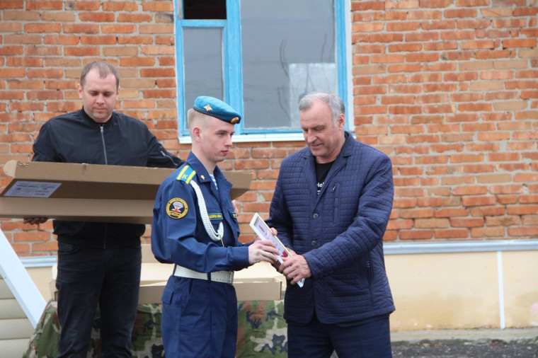 База военно-патриотического клуба «Беркут» пополнилась новыми пневматическими винтовками и пистолетом. База военно-патриотического клуба «Беркут» пополнилась новыми пневматическими винтовками и пистолетом.