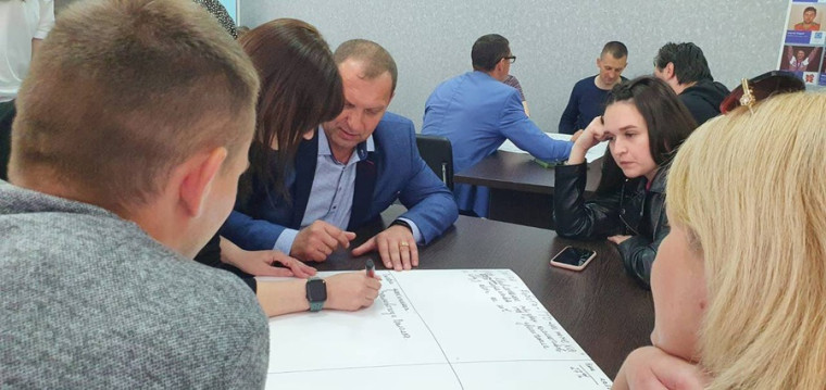 В Центре спортивной подготовки Белгородской области прошла стратегическая сессия по формированию презентации открытия проекта, направленного на развитие ВФСК ГТО. В Центре спортивной подготовки Белгородской области прошла стратегическая сессия по формированию презентации открытия проекта, направленного на развитие ВФСК ГТО.