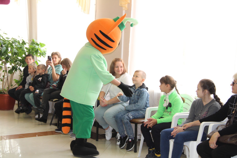 При поддержке Министерства общественных коммуникаций Белгородской области создан выездной мобильный пункт «Мы все равны» для семей, воспитывающих детей-инвалидов.