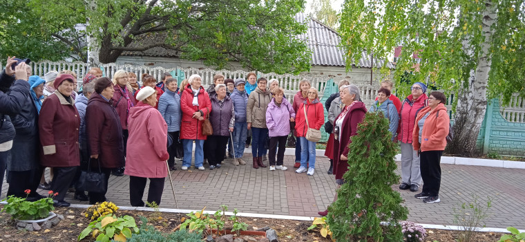 Группа туристов старшего поколения из Старого Оскола в рамках проекта Губернатора Белгородской области «К соседям в гости!» посетила Волоконовский район.