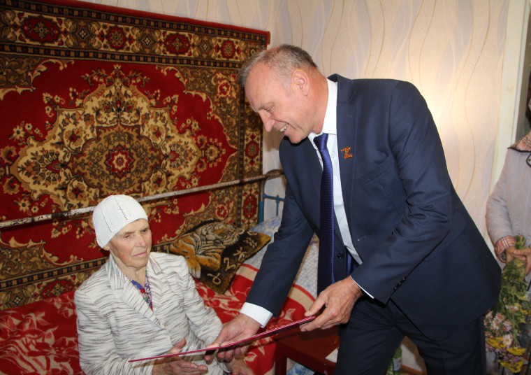 Жительница села Староивановка Давыденко Клавдия Максимовна отметила 90-летний юбилей.
