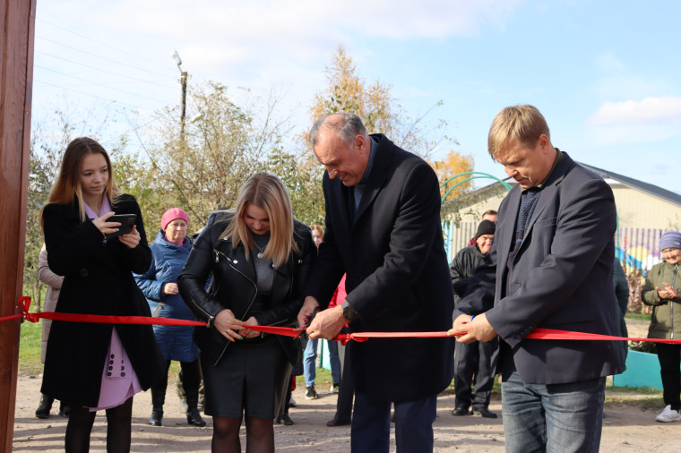 В поселке Пятницкое Волоконовского района прошло торжественное открытие парка «Молодежный».